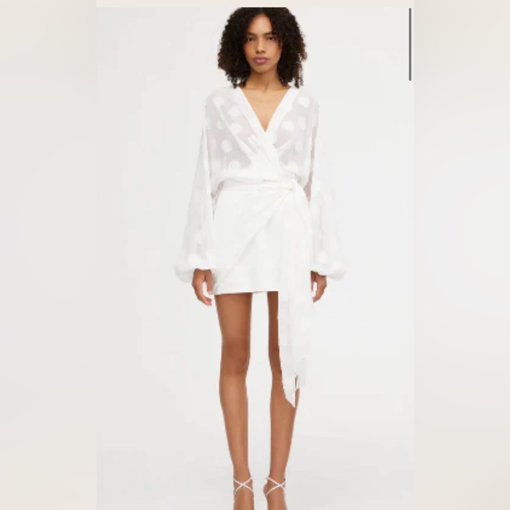 Elegant White Mini Dress